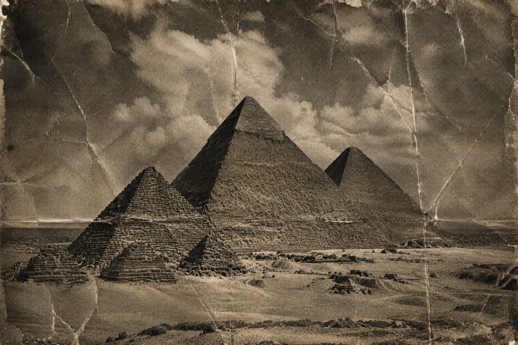 Piramidi di Giza: complesso monumentale egizio con Sfinge, oggetto di teorie alternative